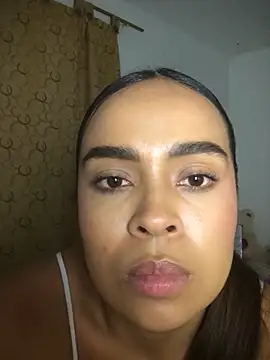 Snapshot of JuanaSimons chatting on 02-15-26, 03:03 JuanaSimons online show from 02-15-26, 03:03