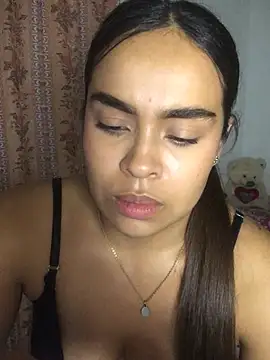 Snapshot of JuanaSimons chatting on 02-27-26, 12:32 JuanaSimons online show from 02-27-26, 12:32