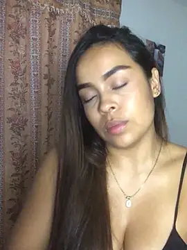 Snapshot of JuanaSimons chatting on 03-07-26, 01:24 JuanaSimons online show from 03-07-26, 01:24