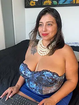 Snapshot of MrsFoucher chatting on 03-20-25, 01:15 MrsFoucher online show from 03-20-25, 01:15