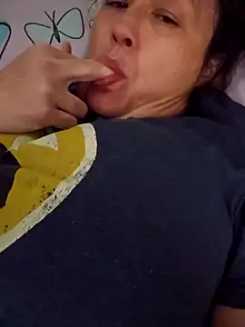 Snapshot of sweetkitty111 chatting on 01-06-25, 10:37 sweetkitty111 online show from 01-06-25, 10:37