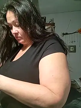 Snapshot of sweetkitty111 chatting on 02-07-25, 09:04 sweetkitty111 online show from 02-07-25, 09:04