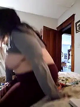 Snapshot of sweetkitty111 chatting on 02-11-25, 04:56 sweetkitty111 online show from 02-11-25, 04:56