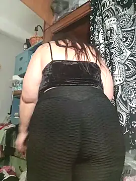 Snapshot of sweetkitty111 chatting on 02-14-25, 08:21 sweetkitty111 online show from 02-14-25, 08:21