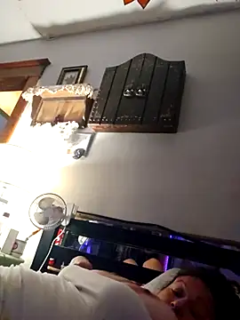 Snapshot of sweetkitty111 chatting on 09-13-25, 10:42 sweetkitty111 online show from 09-13-25, 10:42