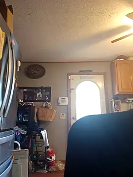 Snapshot of sweetkitty111 chatting on 10-06-25, 07:44 sweetkitty111 online show from 10-06-25, 07:44