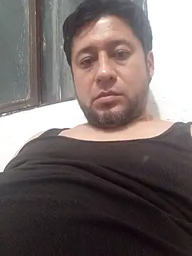 Snapshot of simpatico1000 chatting on 11-10-25, 02:32 simpatico1000 online show from 11-10-25, 02:32