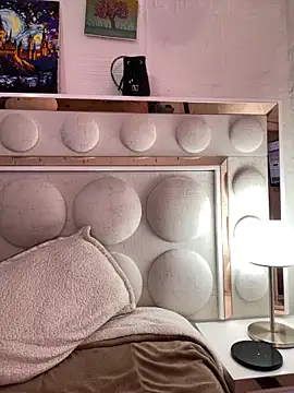 lucianaroy online show from 02-20-25, 05:44