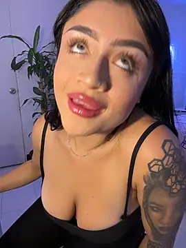 lucianaroy online show from 11-20-25, 05:56