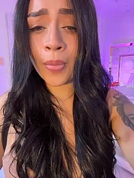 lucianaroy online show from 12-22-25, 08:17