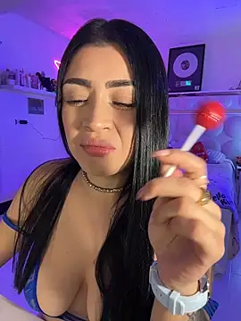 lucianaroy online show from 04-24-26, 03:42