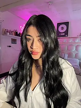 lucianaroy online show from 04-28-26, 03:11