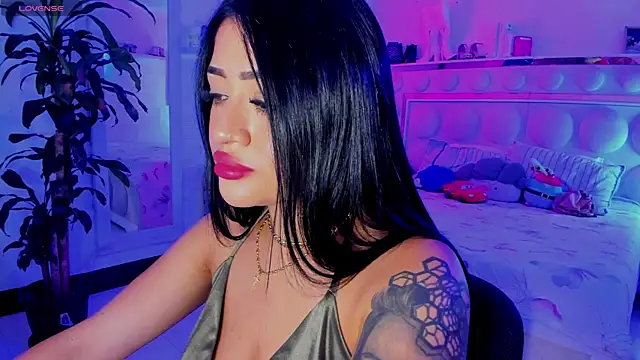 lucianaroy online show from 06-12-26, 09:57