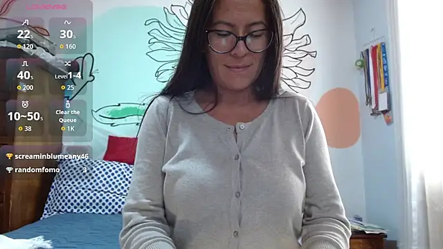 Snapshot of lupita84 chatting on 09-23-25, 06:44 lupita84 online show from 09-23-25, 06:44