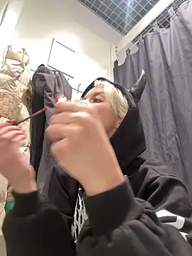 LikaCat online show from 02-10-25, 04:19