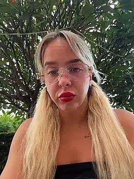 LikaCat online show from 04-25-26, 02:14