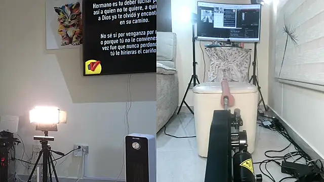 Snapshot of Alondra_fetish chatting on 11-07-25, 04:56 Alondra fetish online show from 11-07-25, 04:56