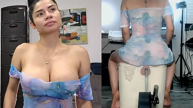 Snapshot of Alondra_fetish chatting on 12-03-25, 11:52 Alondra fetish online show from 12-03-25, 11:52