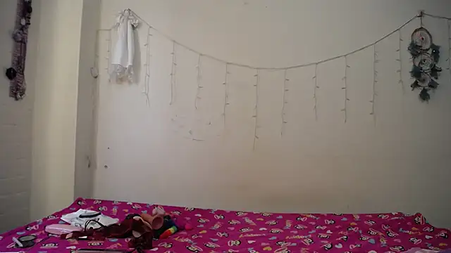 Nicolle-sky online show from 02-04-25, 08:38