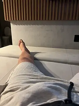 Snapshot of dotlondrina chatting on 03-21-26, 03:11 dotlondrina online show from 03-21-26, 03:11