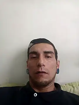 Snapshot of Bogotano1312 chatting on 10-26-25, 01:39 Bogotano1312 online show from 10-26-25, 01:39