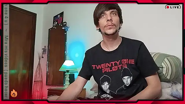 Snapshot of tobix_ chatting on 12-29-24, 02:49 tobix online show from 12-29-24, 02:49