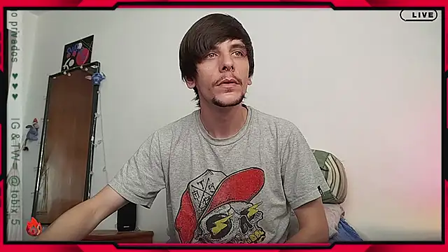 Snapshot of tobix_ chatting on 01-10-25, 08:15 tobix online show from 01-10-25, 08:15