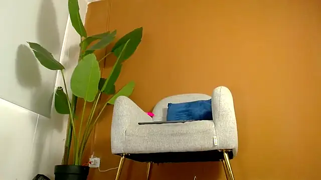 Sara ow online show from 07-28-26, 07:39