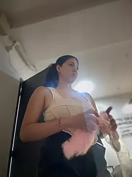 Snapshot of MarianaBenz chatting on 02-08-25, 08:32 MarianaBenz online show from 02-08-25, 08:32