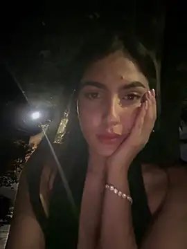 Snapshot of MarianaBenz chatting on 02-12-25, 02:45 MarianaBenz online show from 02-12-25, 02:45