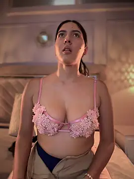 Snapshot of MarianaBenz chatting on 02-19-25, 09:58 MarianaBenz online show from 02-19-25, 09:58