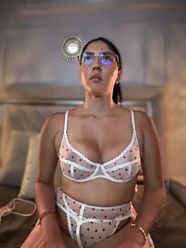 Snapshot of MarianaBenz chatting on 03-03-25, 08:32 MarianaBenz online show from 03-03-25, 08:32