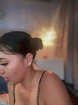 Snapshot of MarianaBenz chatting on 03-11-25, 09:04 MarianaBenz online show from 03-11-25, 09:04