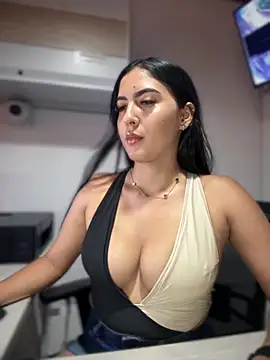 Snapshot of MarianaBenz chatting on 10-04-25, 09:46 MarianaBenz online show from 10-04-25, 09:46