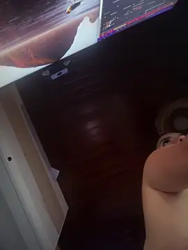 Snapshot of MarianaBenz chatting on 10-11-25, 11:25 MarianaBenz online show from 10-11-25, 11:25