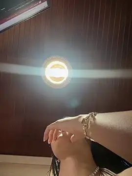 Snapshot of MarianaBenz chatting on 12-05-25, 12:41 MarianaBenz online show from 12-05-25, 12:41