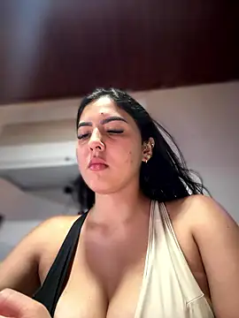 Snapshot of MarianaBenz chatting on 01-10-26, 11:31 MarianaBenz online show from 01-10-26, 11:31