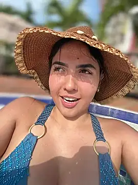 Snapshot of MarianaBenz chatting on 02-08-26, 08:45 MarianaBenz online show from 02-08-26, 08:45