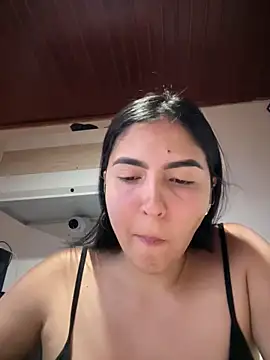 Snapshot of MarianaBenz chatting on 02-12-26, 11:55 MarianaBenz online show from 02-12-26, 11:55