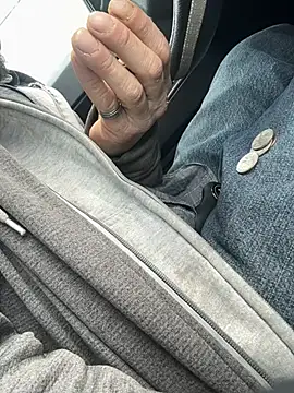 Snapshot of Followthepiper chatting on 03-20-25, 04:31 Followthepiper online show from 03-20-25, 04:31