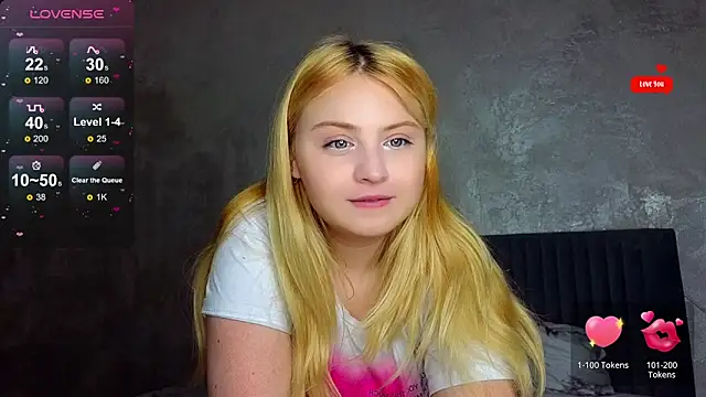 Snapshot of shy_blondiee chatting on 03-16-25, 11:47 shy blondiee online show from 03-16-25, 11:47