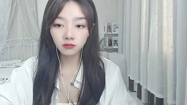 Snapshot of Jenny-Z chatting on 05-07-26, 01:33 Jenny-Z online show from 05-07-26, 01:33