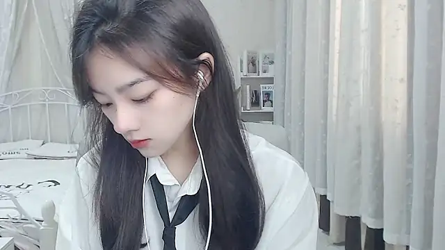 Snapshot of Jenny-Z chatting on 05-12-26, 01:47 Jenny-Z online show from 05-12-26, 01:47