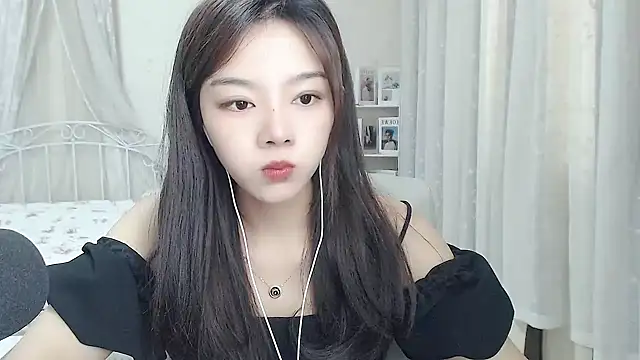Snapshot of Jenny-Z chatting on 05-18-26, 04:07 Jenny-Z online show from 05-18-26, 04:07