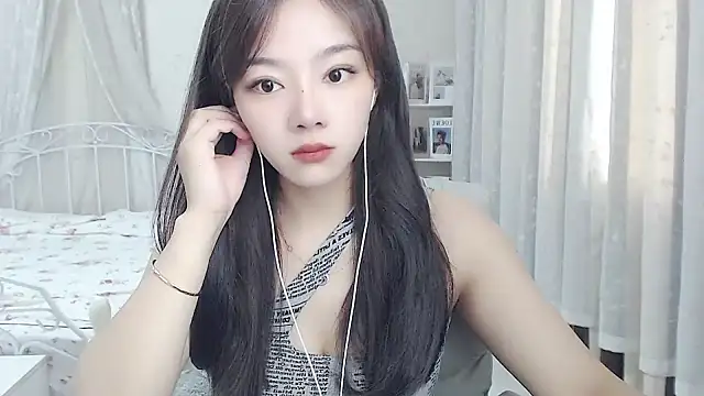 Snapshot of Jenny-Z chatting on 06-05-26, 01:34 Jenny-Z online show from 06-05-26, 01:34