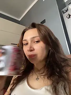 QuitieLia online show from 03-20-26, 07:13