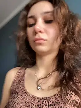 QuitieLia online show from 04-24-26, 07:22