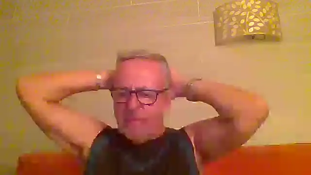 Snapshot of tuggy59 chatting on 06-29-26, 03:57 tuggy59 online show from 06-29-26, 03:57