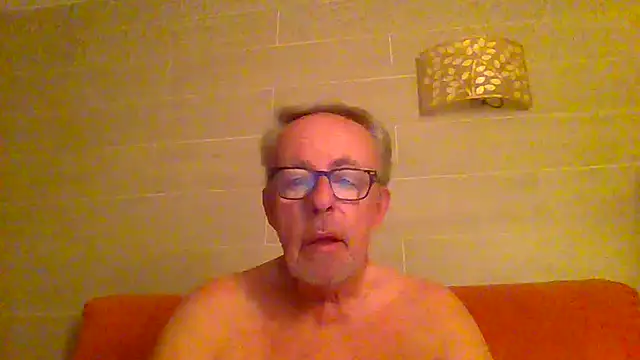 Snapshot of tuggy59 chatting on 07-01-26, 03:19 tuggy59 online show from 07-01-26, 03:19
