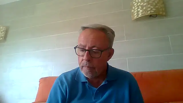 Snapshot of tuggy59 chatting on 07-08-26, 07:46 tuggy59 online show from 07-08-26, 07:46